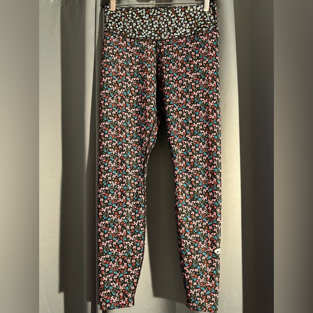 Nike Dri-Fit Floral Print Leggings - Black with Pink & Blue Flowers Small/Medium